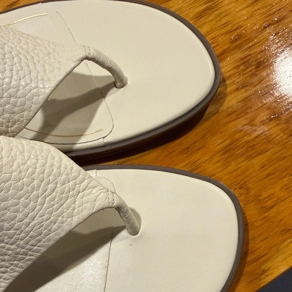 Vionic Cream Thong Sandals - Picture 4 of 7